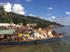 Burundi_2015mag18_11_profughi_Kagunga_boat_Tanzania